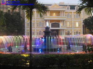 Đài phun nước trường ĐH Quốc gia Hà Nội