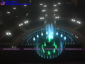 Đài phun nước hình bán nguyệt Đại học Thành Đô 7