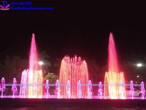 Đài phun nước hình bán nguyệt