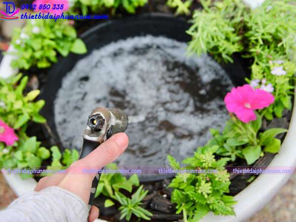 Đài phun nước bằng chậu cây 20