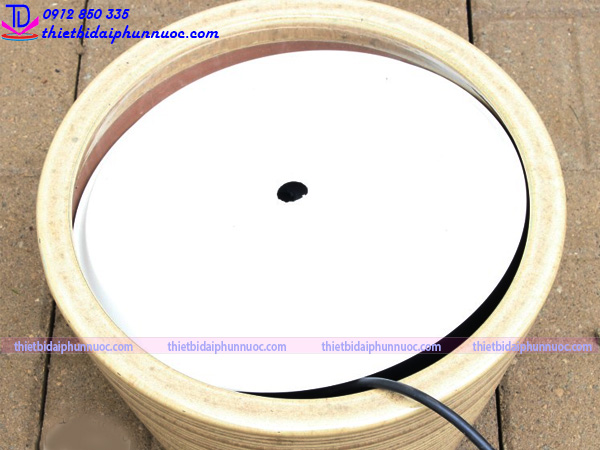 Đài phun nước bằng chậu cây 5