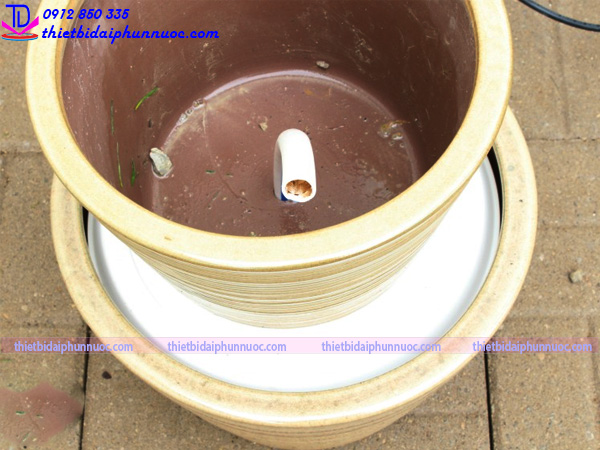 Đài phun nước bằng chậu cây 6