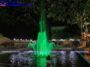 Đài phun nước phao nổi trên hồ cho biệt thự 7