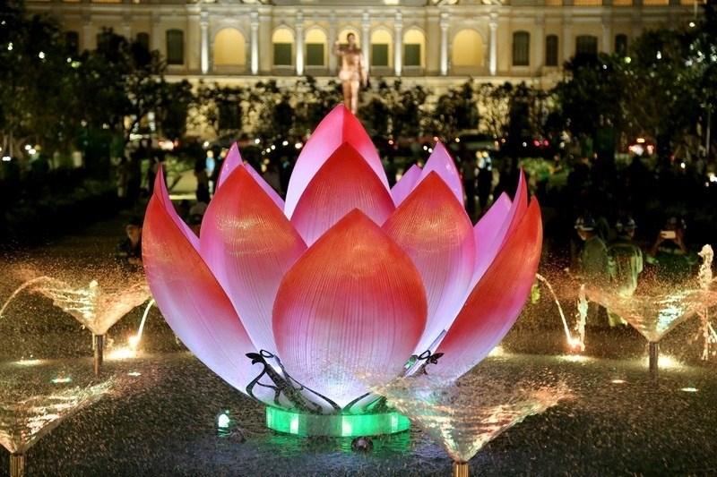 Đài phun nước hoa sen được sử dụng nhiều trong thực tế. 