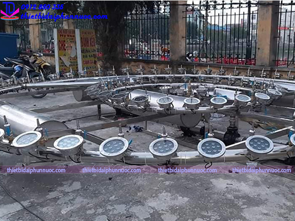Hệ thống đèn LED âm nước được đặt hoàn toàn ở môi trường nước 