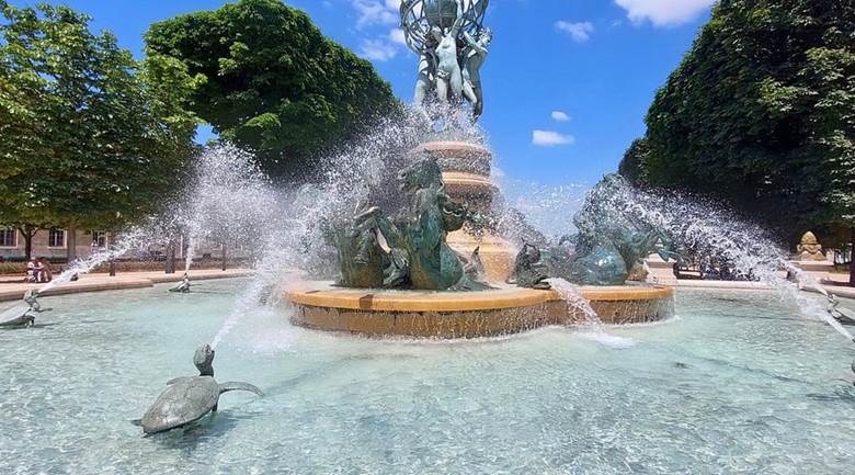 Đài phun nước Fontaine được trang bị hệ thống thiết bị hiện đại