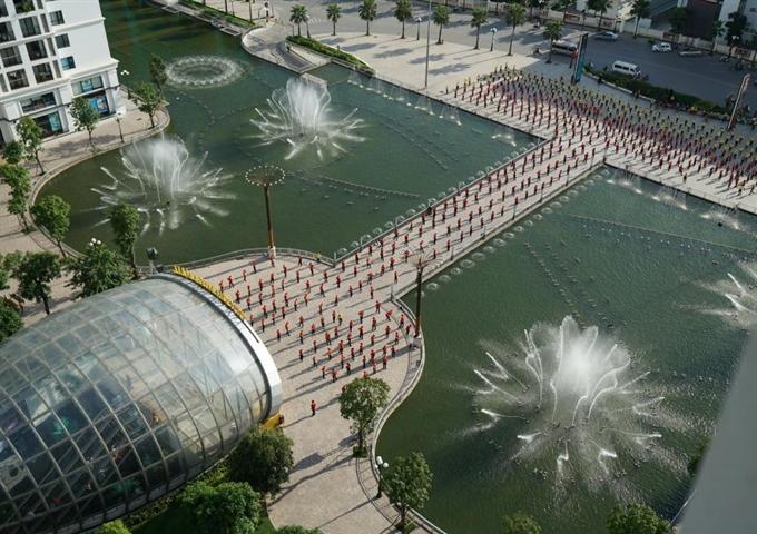 Đài phun nước nằm tại vị trí trung tâm của khu đô thị. 