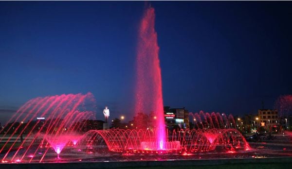 Đài phun nước quảng trường Hưng Yên được thiết kế theo phong cách hiện đại