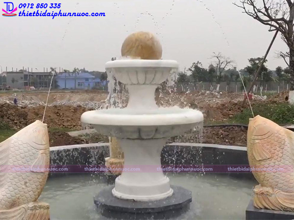 Tượng đài phun nước giúp tạo điểm nhấn không gian trung tâm, thu hút mọi ánh nhìn khi đến khuôn viên