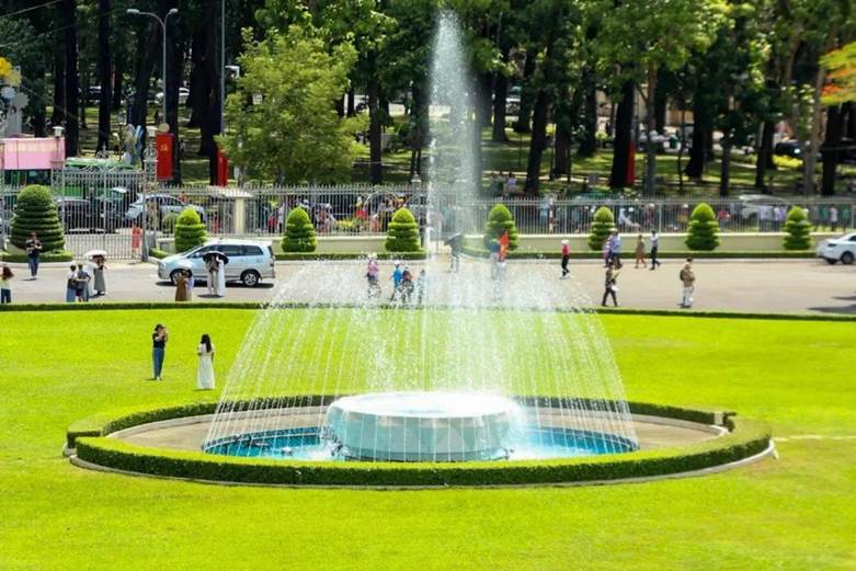 Đài phun nước Dinh Độc Lập: Biểu tượng kiến trúc và lịch sử Sài Gòn