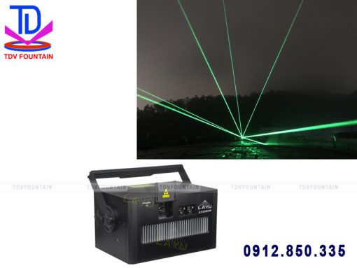 Đèn laser vào hệ thống nhạc nước giúp nâng tầm toàn bộ màn trình diễn.