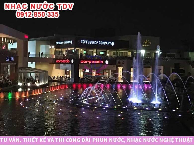 Nhạc nước là sự hòa quyện của âm thanh, ánh sáng và những chuyển động uyển chuyển của nước