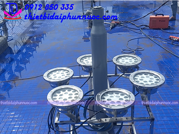 Tiêu chí đánh giá chất liệu đèn âm nước chính hãng