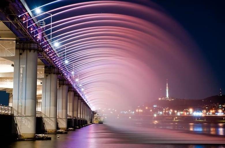 Đài phun nước cầu Banpo Moonlight Rainbow