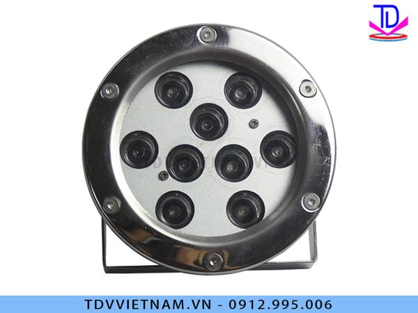 Đèn âm nước hoạt động trực tiếp dưới nước