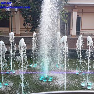 lam dai phun nuoc cho hoi nguoi cao tuoi 1